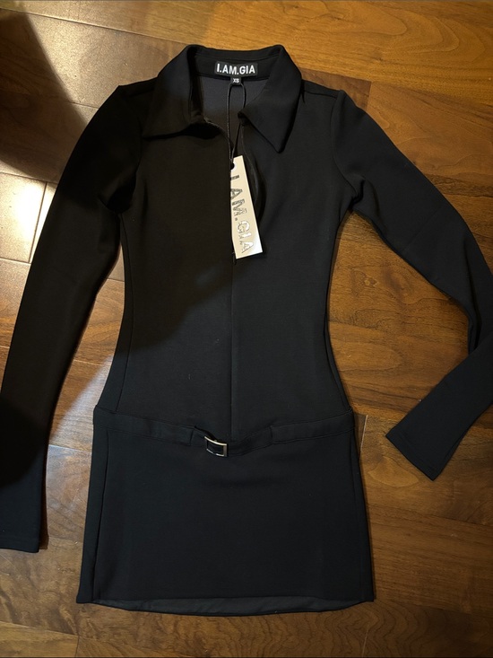 I.AM.GIA Dresses & Skirts - I.AM.GIA Black Long-Sleeve Mini Dress (extra small xs)